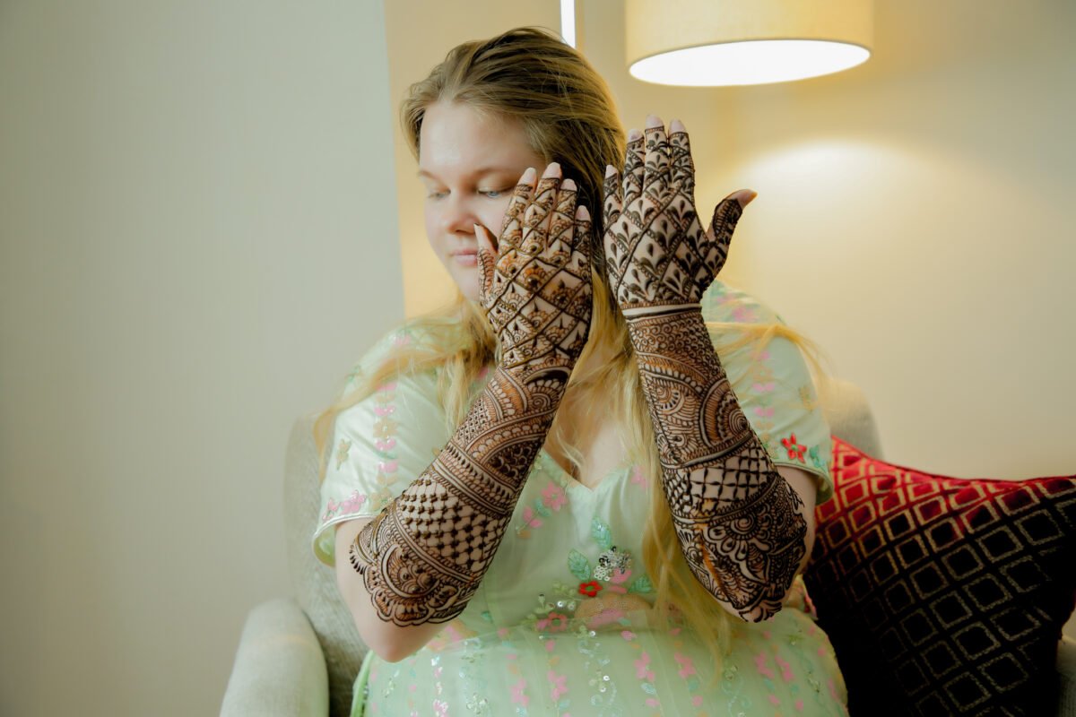 bride mehndi shoot