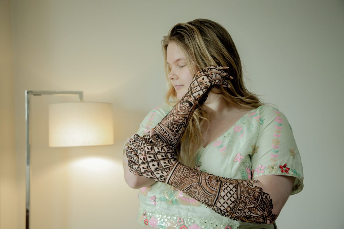 bride mehndi shoot