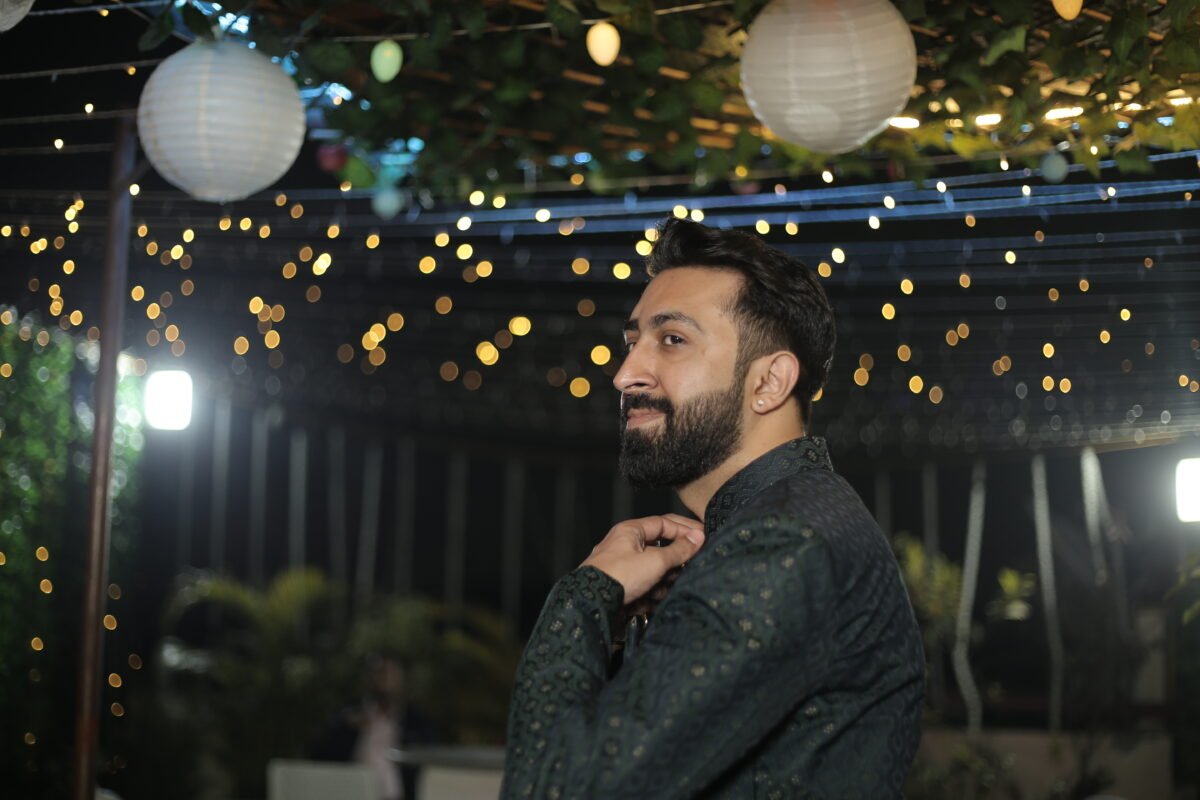 groom mehndi shoot