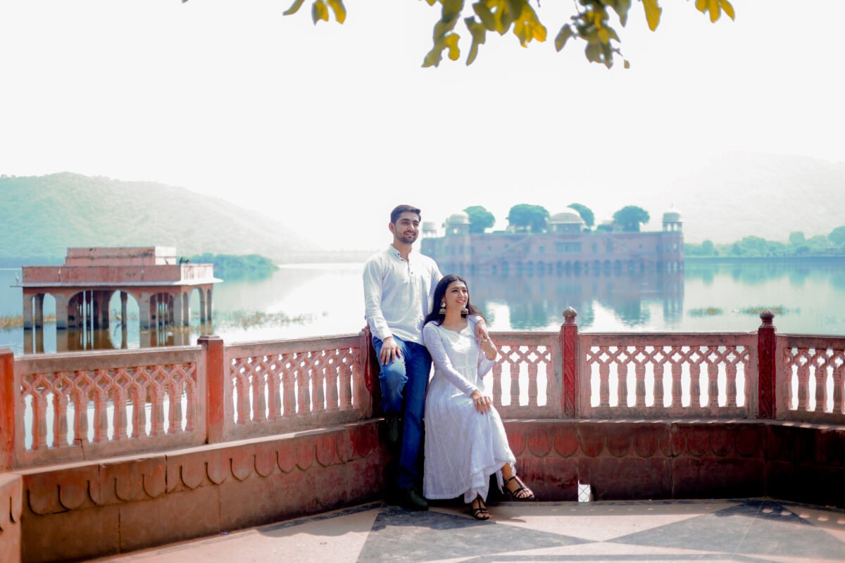 Romantic couple portrait at Jaipur lakeside location