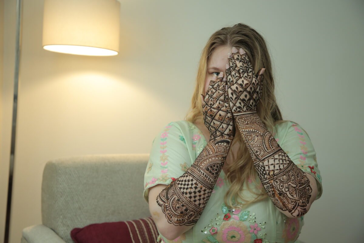 bride mehndi ceremony solo pose candid photography MYM Photography India