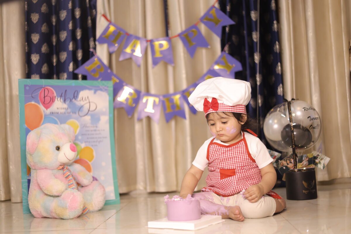 cake smash photoshoot baby first birthday celebration