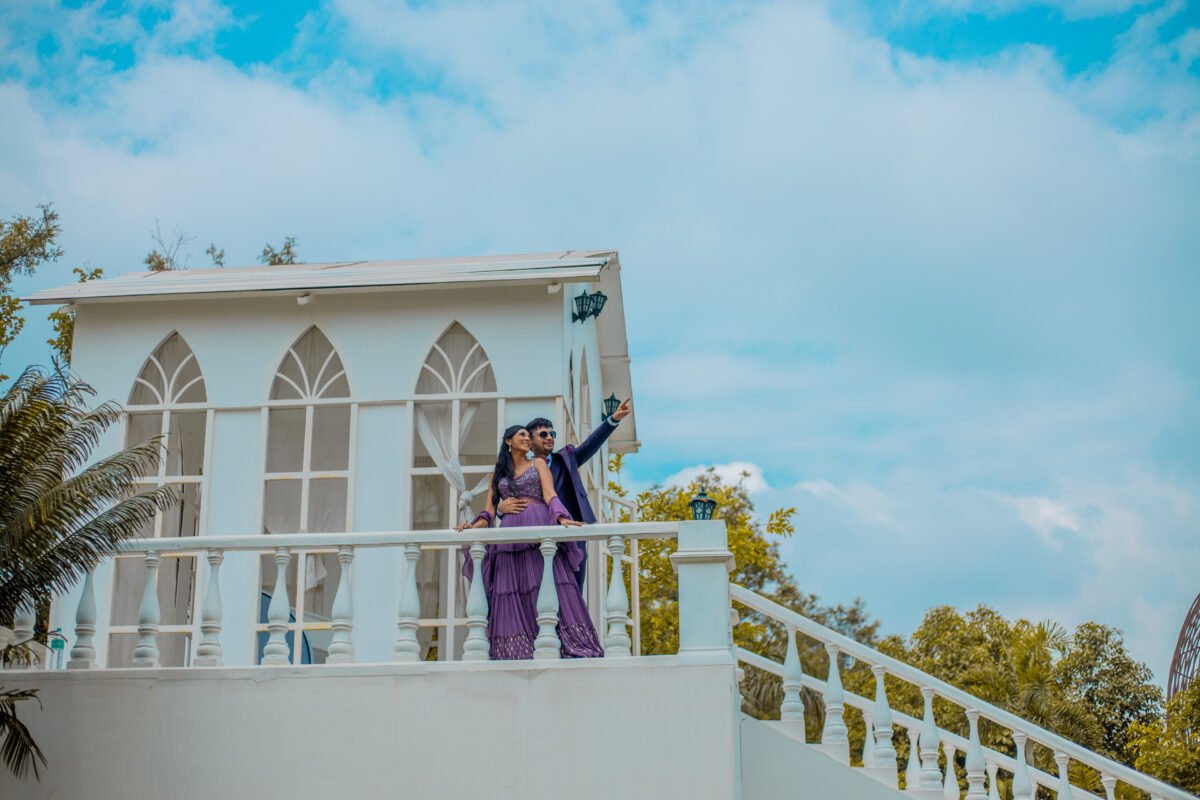 pre wedding couple shoot romantic pose