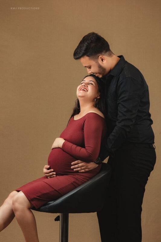 Romantic pregnancy photoshoot of expecting couple in Delhi NCR