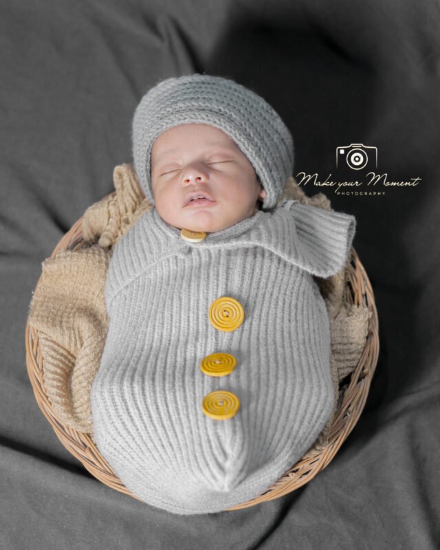 https://makeyourmomentsphotography.in/wp-content/uploads/2026/08/00-New-Born-Baby-Backgraound-scaled.jpg